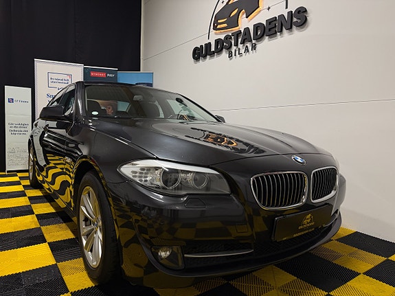 BMW 523i 4 of 30