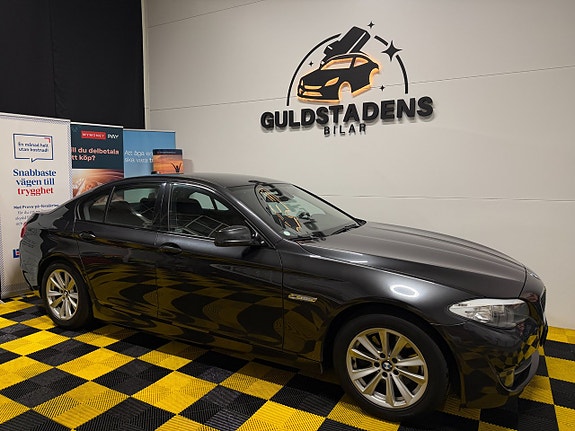 BMW 523i 3 of 30