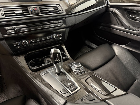 BMW 523i 26 of 30