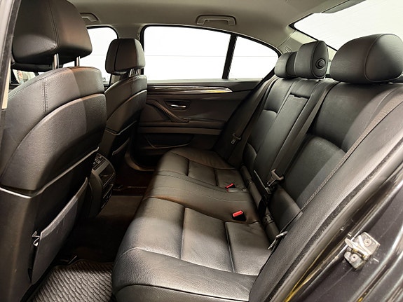 BMW 523i 16 of 30