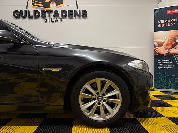BMW 523i 6 of 30