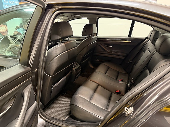 BMW 523i 15 of 30
