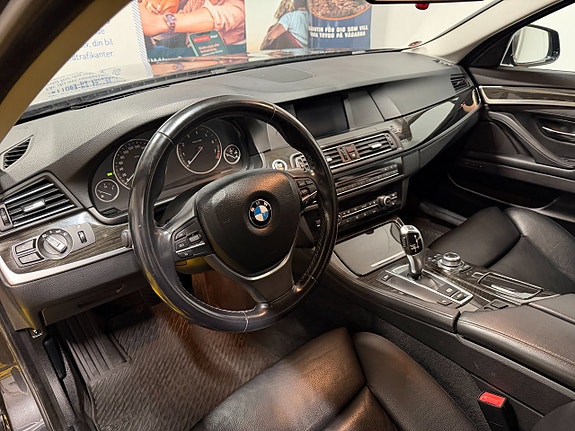 BMW 523i 25 of 30