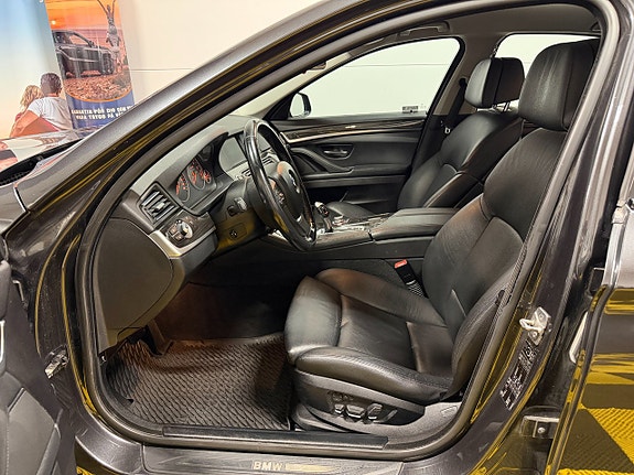 BMW 523i 19 of 30