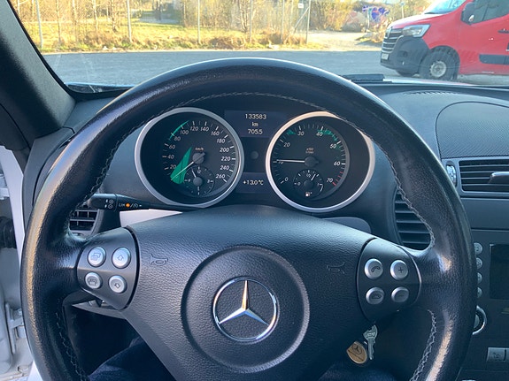 Mercedes-Benz SLK200 4 of 6