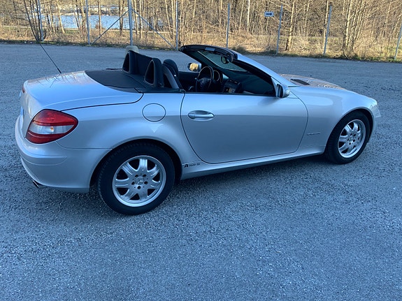 Mercedes-Benz SLK200 5 of 6