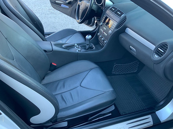 Mercedes-Benz SLK200 6 of 6