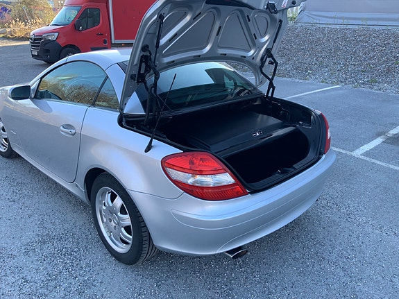 Mercedes-Benz SLK200 2 of 6