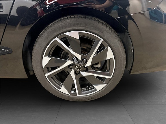 Peugeot 308 SW 18 of 19