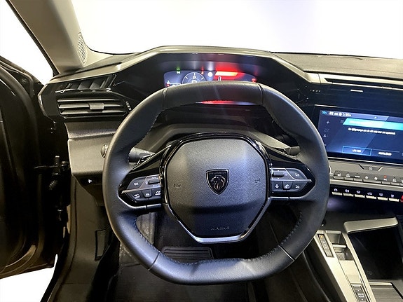 Peugeot 308 SW 7 of 19