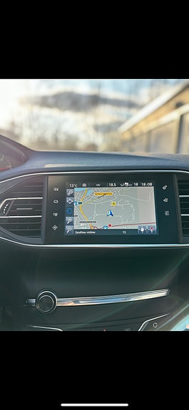 Peugeot 308 4 of 5