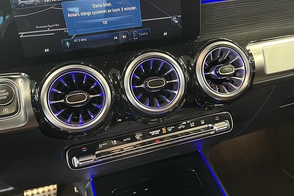 Mercedes-Benz GLB200 13 of 22