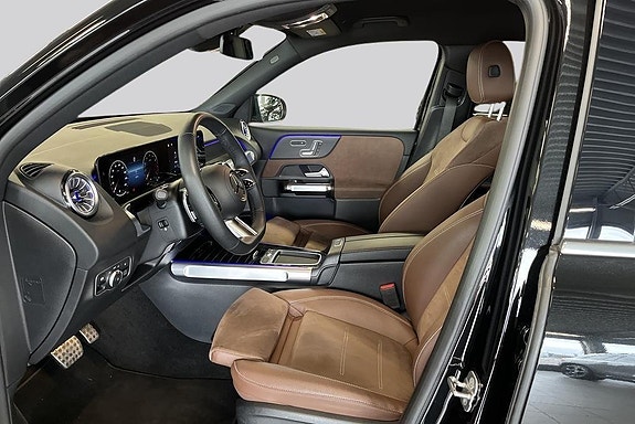 Mercedes-Benz GLB200 8 of 22