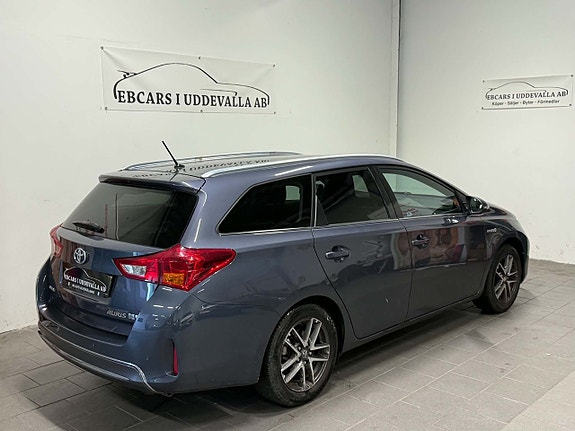Toyota Auris 5 of 14