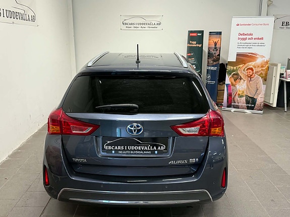 Toyota Auris 6 of 14