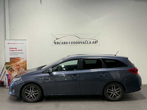 Toyota Auris 8 of 14