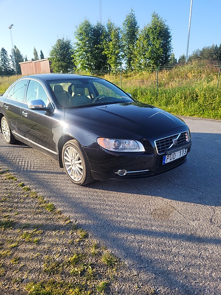 Volvo S80 3 of 4
