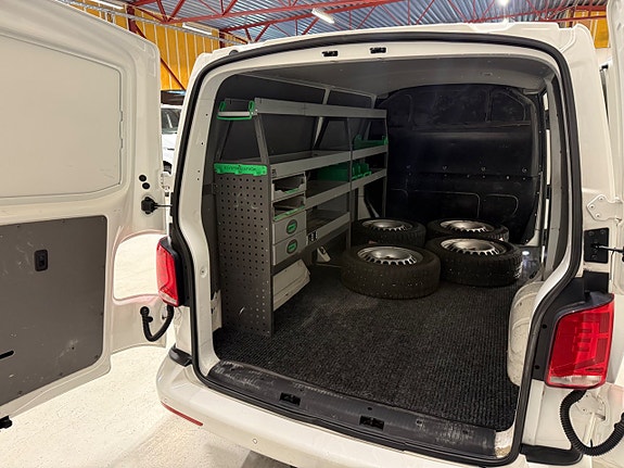 Volkswagen Transporter 12 of 18
