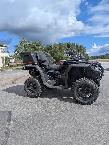 cf-moto CForce 850 Touring Black Edition 2 of 4
