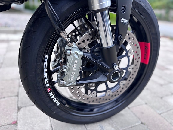 Ducati Monster 821 Stealth 5 of 7