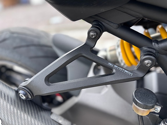 Ducati Monster 821 Stealth 2 of 7