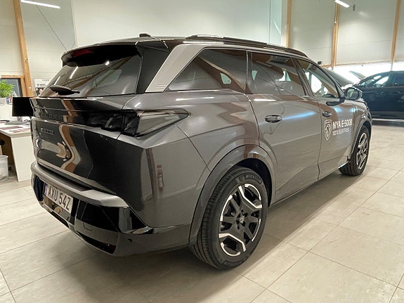 Peugeot e-5008 4 of 20