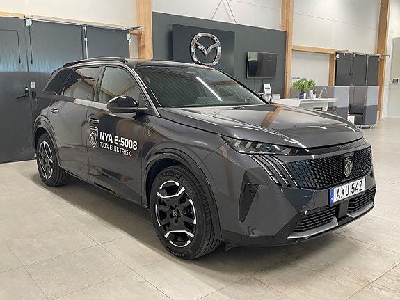 Peugeot e-5008 5 of 20