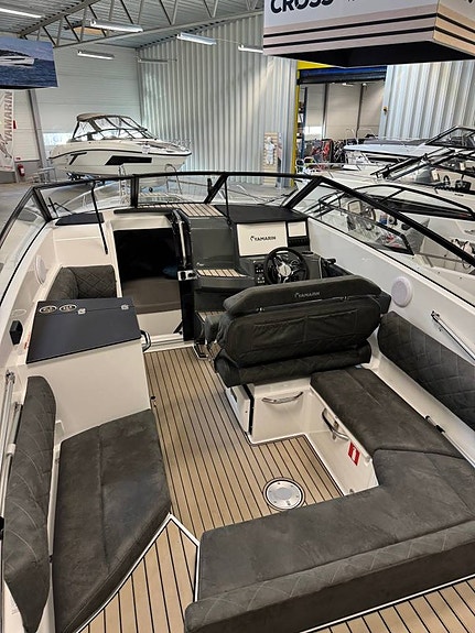Yamarin 67 DC+F225XCB  Premium Edition 3 of 12