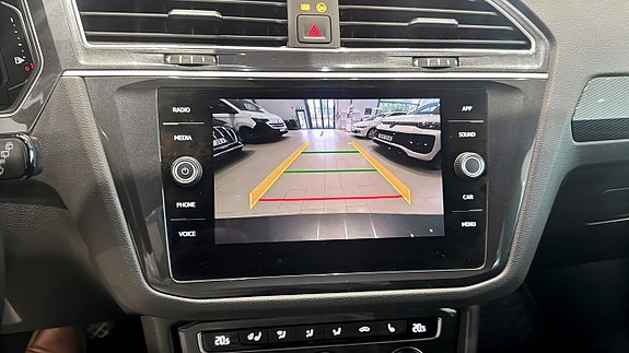 Volkswagen Tiguan 9 of 14