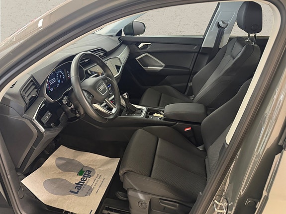 Audi Q3 3 of 7