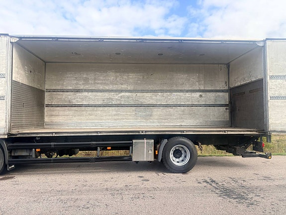 Scania P 280 12 of 12
