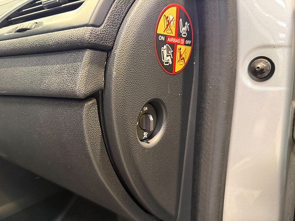 Renault Megane 17 of 22