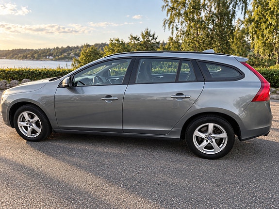 Volvo V60 4 of 11
