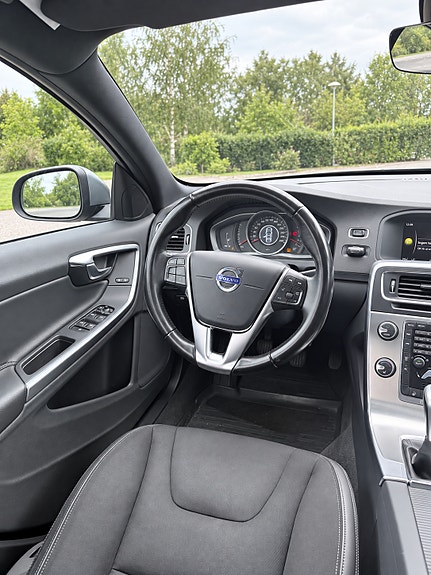 Volvo V60 5 of 11