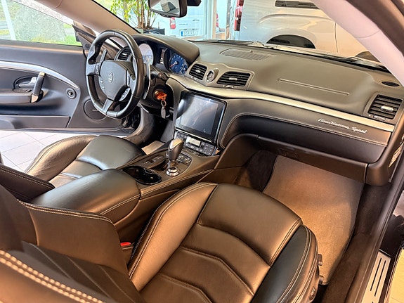 Maserati GranTurismo 9 of 14