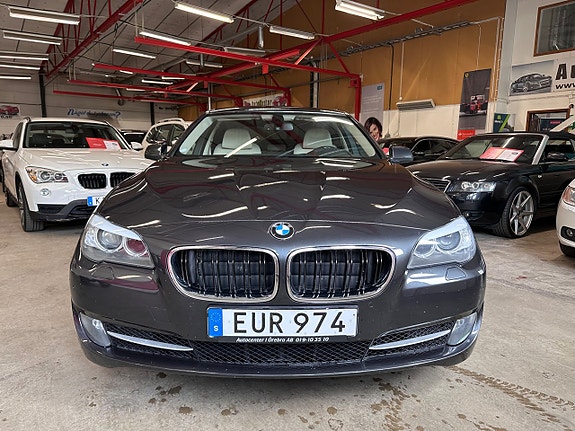 BMW 523i 2 of 20