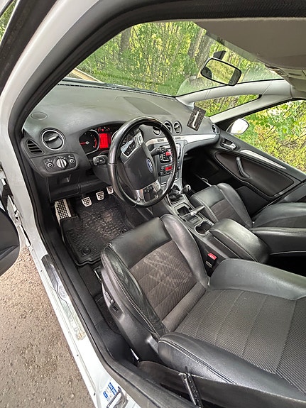 Ford S-MAX 7 of 13