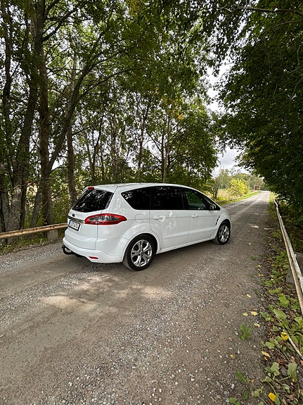Ford S-MAX 4 of 13