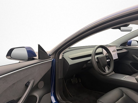 Tesla Model 3 13 of 30