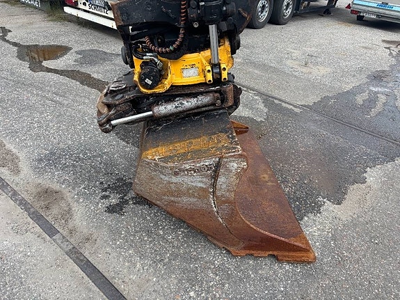 Volvo EC 140 EL 17 of 18