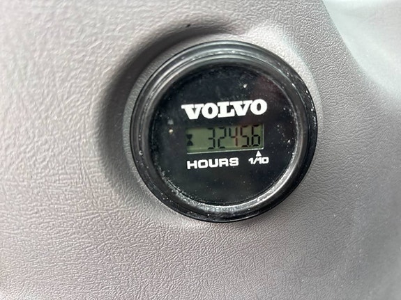 Volvo EC 140 EL 16 of 18