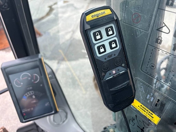 Volvo EC 140 EL 13 of 18