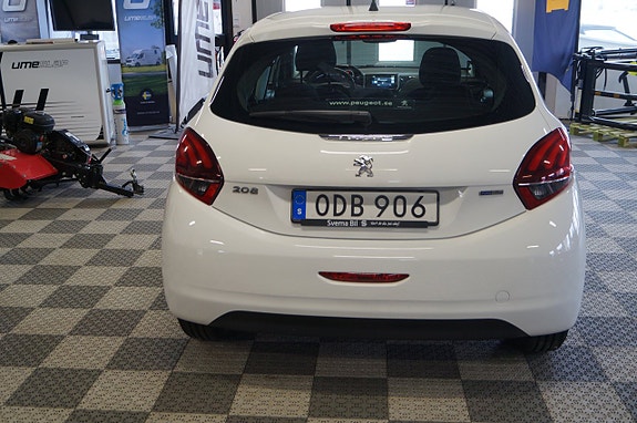 Peugeot 208 3 of 6