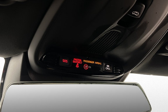 Volvo V40 22 of 28