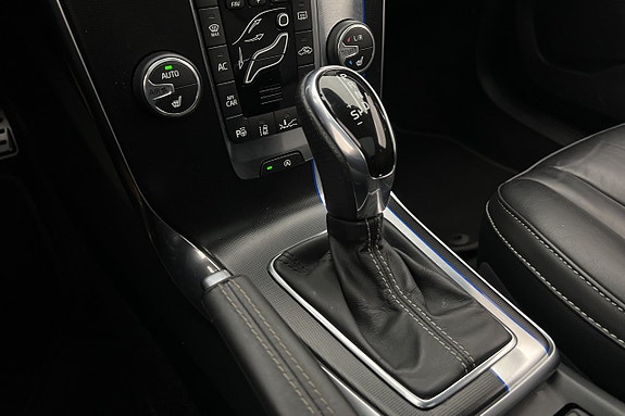 Volvo V40 21 of 28