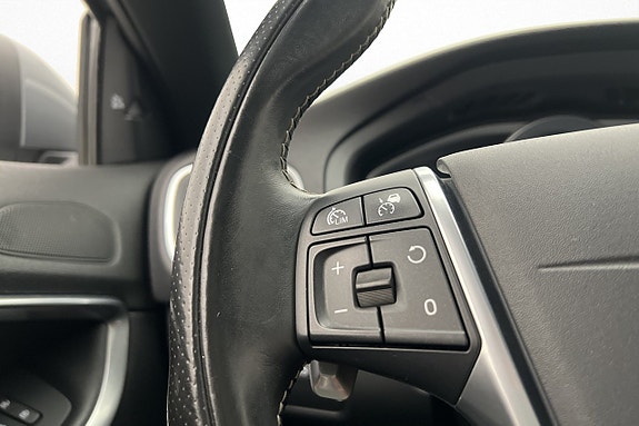 Volvo V40 12 of 28