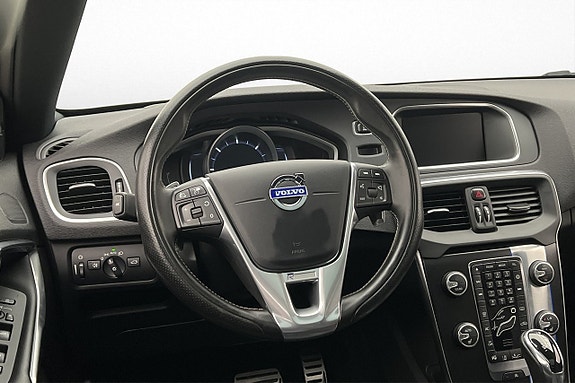 Volvo V40 11 of 28