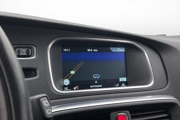 Volvo V40 17 of 28