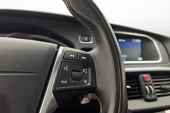 Volvo V40 14 of 28