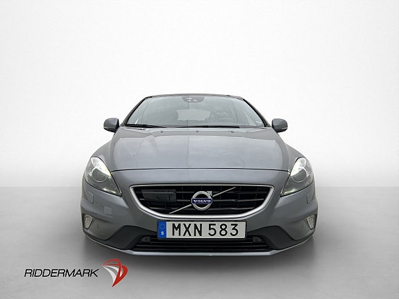 Volvo V40 2 of 28
